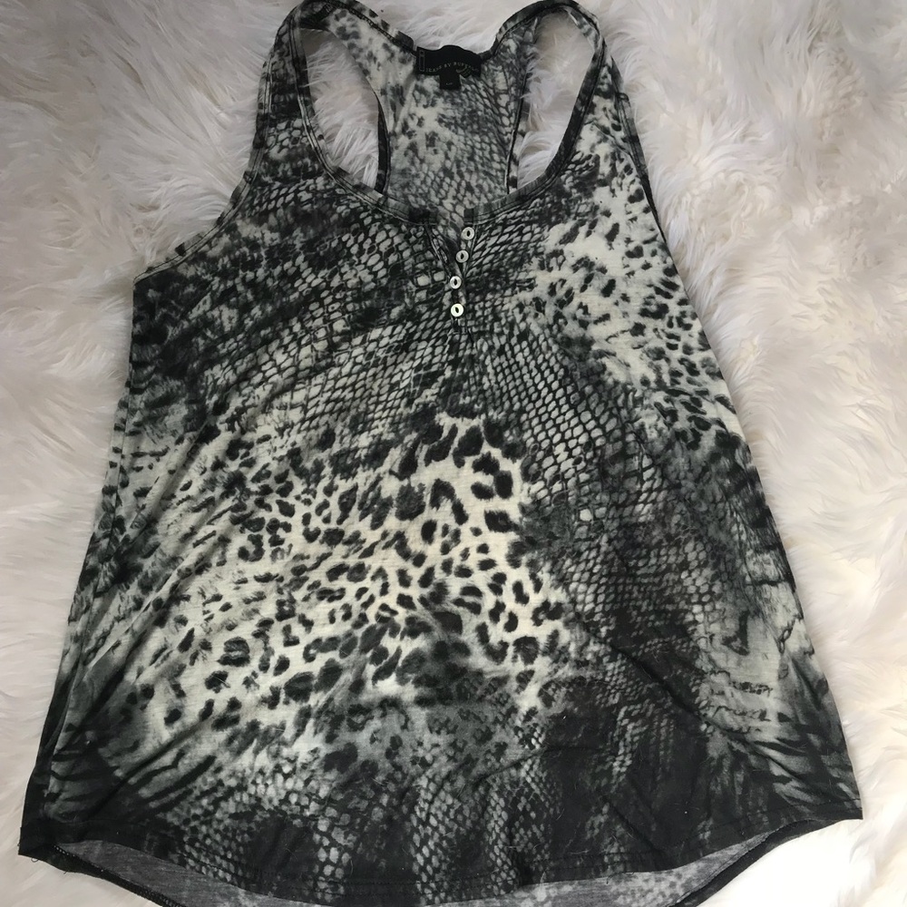 Leopard tank